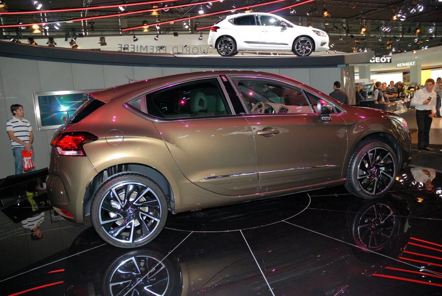  Citroen DS4 2010 года  (фото 96 из 143)